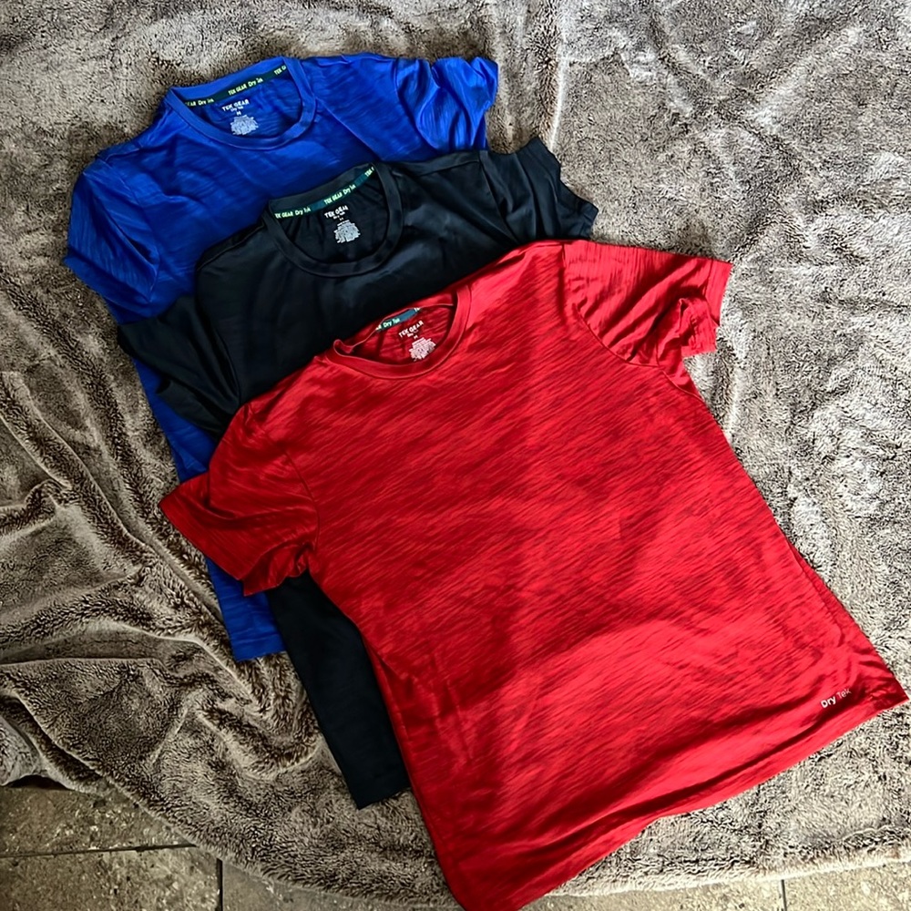 EUC Dry Tek tshirts